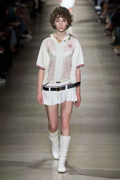 Look 7
